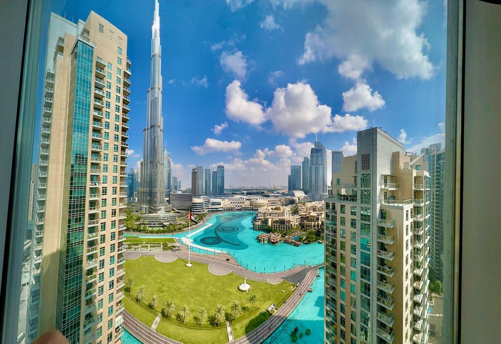 Experience Luxury and Convenience at Hotels Near Burj Khalifa Tower