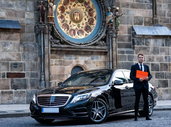 Gatwick Airport to Eastbourne & Gatwick to Heathrow Taxi Services
