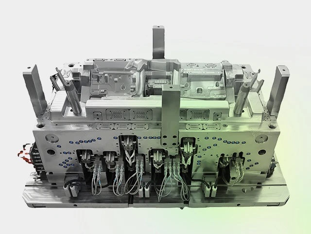 custom injection mold