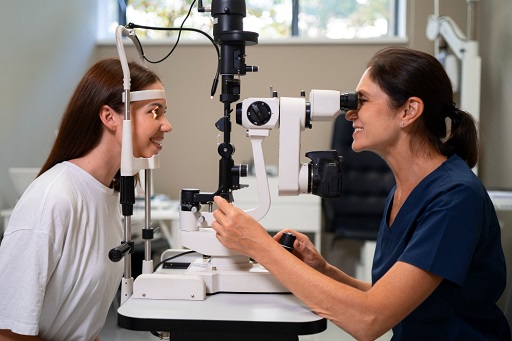 Best Retina Specialist in Dubai
