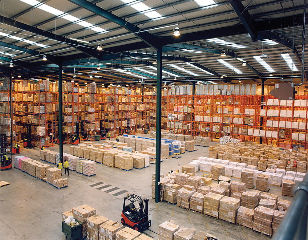 What are the four major types of warehousing?